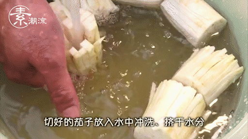 042055jtldg1dgzch9t1t7.gif