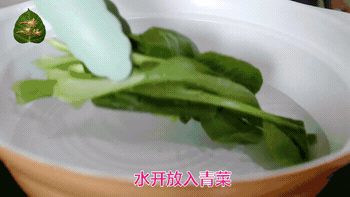 112413gi93o3993ail9zdy.gif